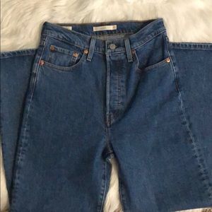 Brand new Levi ribcage jeans